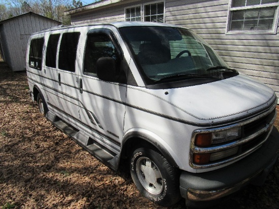 1996 White Chevrolet G10 Express Van
