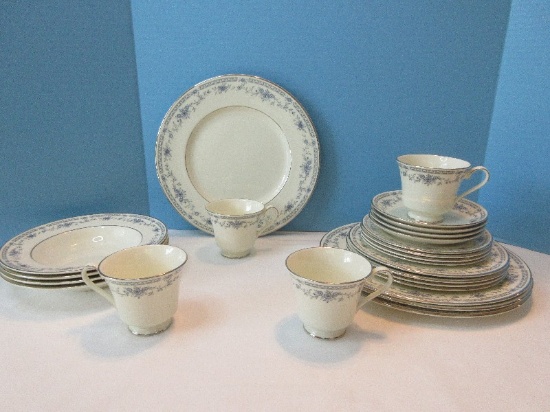 24 Pieces - Minton Bone China Bellemeade Pattern Blue Floral Inner Platinum Ring Dinnerware