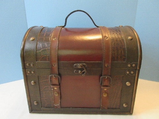 Wooden Decorative Antique Design Dome Keepsake Chest Trunk