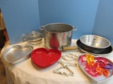 Kitchenware Pyrex Glass 6 Cup Flameware Teapot, 2 Wilton Heart Form Cake Pans