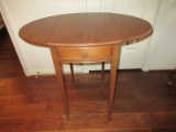 Traditional Mahogany Pembroke Style Drop Leaf End Table w/ Dovetail Drawer