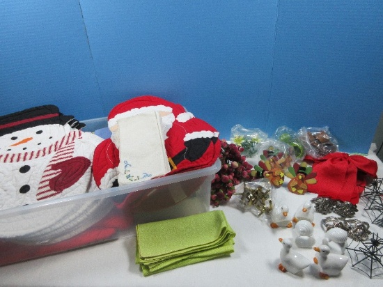 Lot Misc. Napkin Rings Various Holidays & Other Linens