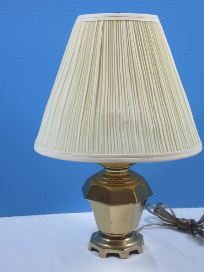 Chinioserie Oriental Design Brass Ginger Jar Design 17" Accent Lamp Footed Base