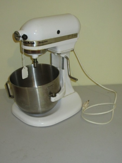 White KitchenAid Heavy Duty Bowl-Lift Stand Mixer