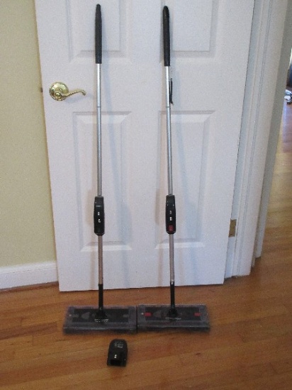 2 Swivel Sweeper Touchless w/2 Rechargeable Batteries & one Charger