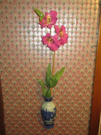 Blue & White Semi Porcelain Wall Pocket 8" Vase European Victorian Scene Town Square w/?.