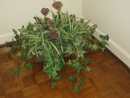 Rectangular Basket w/Center Handle & Silk Spider Plant & Ivy Vines