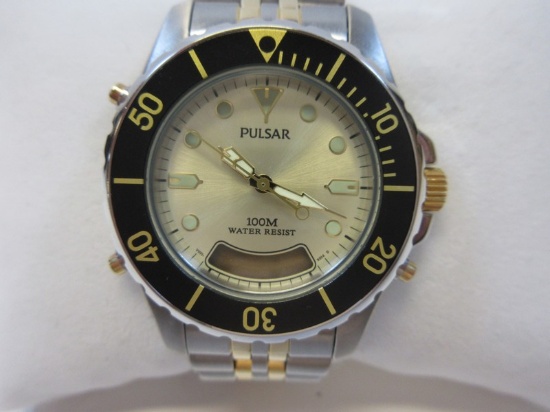 Seiko Pulsar Two Tone 100M Water Resist Dual Time Wrist Watch Just Needs a Battery