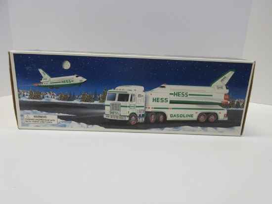 Collectors Hess Holiday 1999 Toy Truck and Space Shuttle w/ Satellite NIB