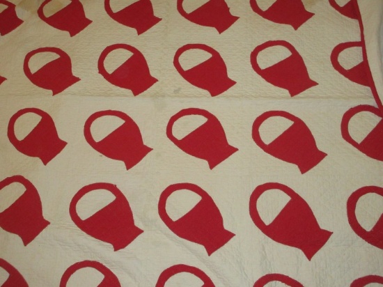 Vintage Applique Red Basket Quilt Light Weight.  Approx 76" x 69".