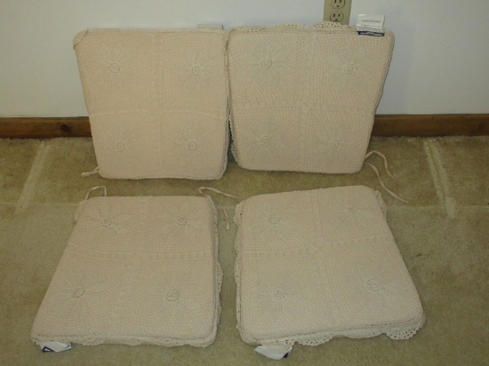 Set of 4 Elegant Sam Hedaya Co. Crochet Lace Seat Cushion Covers w/Padded Foam. NEW w/Tags
