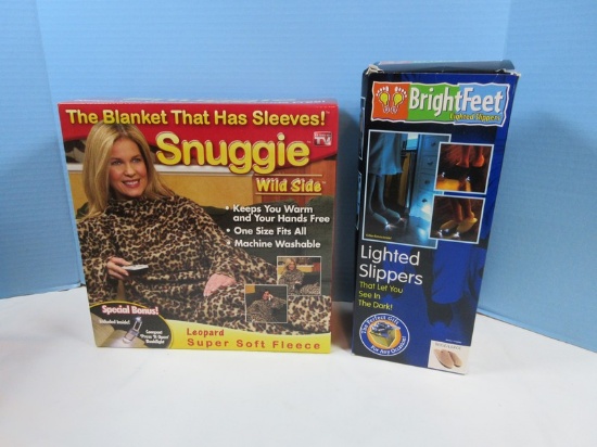 Lot Bright Feet Lighted Slippers Beige Size Large & Snuggie Blanket That Has Sleeves. NIB