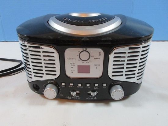 Retro Stereo AM/FM Radio/CD Player