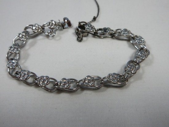Sterling Link Rosette Bracelet. 6 1.4"L