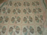American Pacific Ent. Applique Dresden Plate Tradition Pattern Quilt. Approx 83