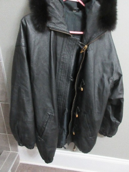 Designer Fashion Ladies Black Leather Jacket w/Fur Trim Hood- Size M