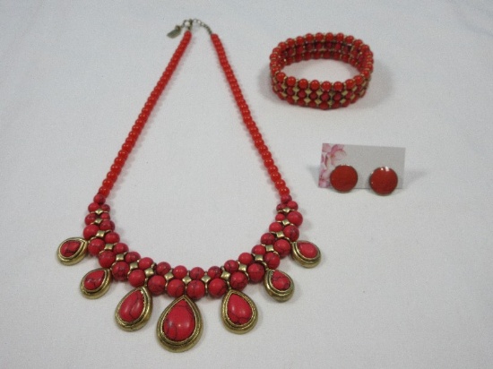 Chaps Designer Jewelry Set Gold Tone Faux Coral Beaded Bib Necklace Pendant Accents, Stretch