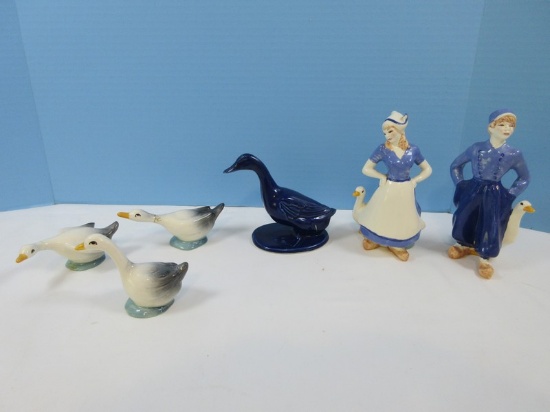 Collectors Brayton Laguna Pottery 6 1/2" Pair Dutch Boy & Girl w/3 Geese Figurines, 4 1/2" Blue
