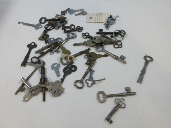 Lot Misc Skeleton keys, Pad Lock Keys etc.