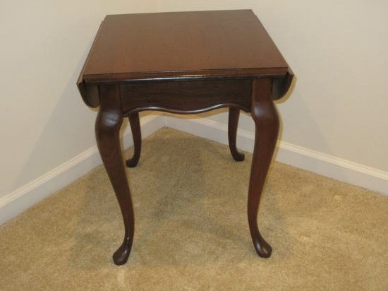 Queen Anne Style Cherry Dropleaf End Table on Pad Feet-22"H x 23" x 19", Leaves up 23" x 29"