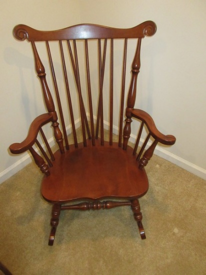 Tell City Furniture Fiddle Windsor Style Country Americana Design Arm Rocker/Spindle High