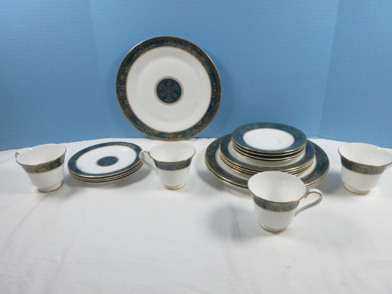 Circa 1972-2001 Timeless Style 5pc Place Setting Serve For 4- Retail $839.80