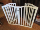 Country Cottage White Spindle 4 Panel Wooden Free Standing Pet Gate w/Scalloped Top