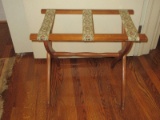 Maple Folding Suitcase Luggage Rack Stand
