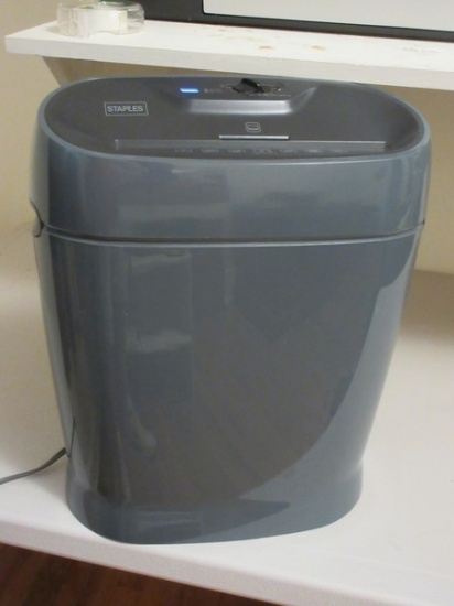Staples 8 Sheet Capacity Auto Paper Shredder