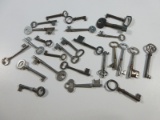 25 Skeleton Keys Some w/ Numbers