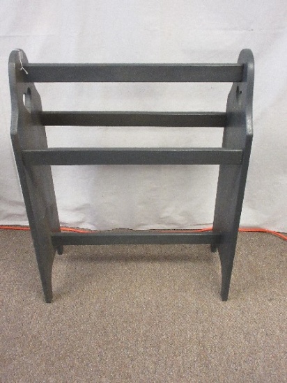 Pine Gray Stained Country Cottage Folk Art Quilt Rack Stand Heart Cutouts and Stencil