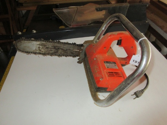 Village Blacksmith 10" Electric Chain Saw Powers ON