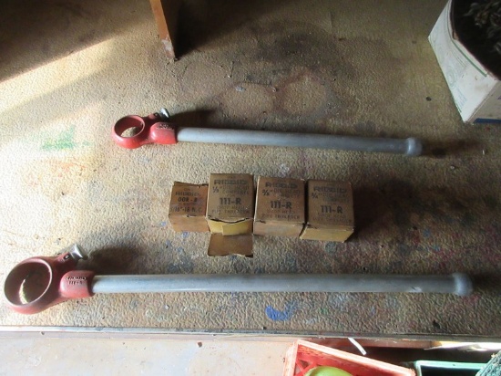 Lot 2 Ridgid Pipe Die Handles & 4 Ridgid Die Heads 3/4", 1/2", 3/8" & 5/16"