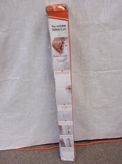 Dearlomum Retractable Safety Gate Indoor/Outdoor Baby Gate Grey Mesh 33"-55"- NIB