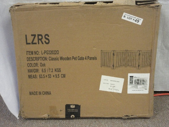 LZRS Classic Wooden Pet Gate 4 Panels Oak Quad Fold in Box