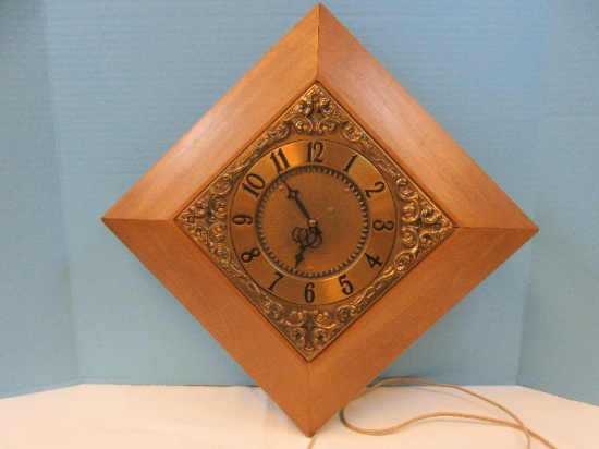 GE Retro Electric Wall D‚cor Clock Model 2057 C Wooden Square Frame Embossed Clock Brass