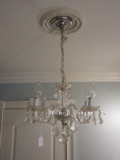 Petit Eye-Catching Crystal 4 Arm Chandelier Classic Interior Design