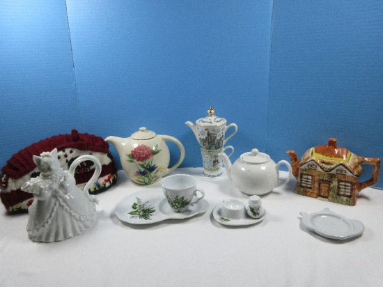 Lot London Pottery David Birch Design Reflections Landmarks Single Teapot & Cup, Figural