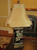 Elegant Chinoiserie Porcelain Vase Form 32