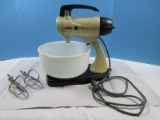 Cool Vintage Sunbeam Mixmaster Stand Mixer Model 12 w/ Pivoting Head and Large Milk
