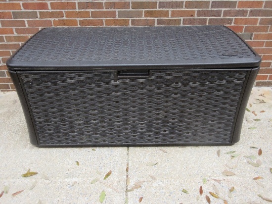 Suncast Outdoor Deck Patio Storage Box Durable Basket Weave Design Hydraulic Lid Hinges