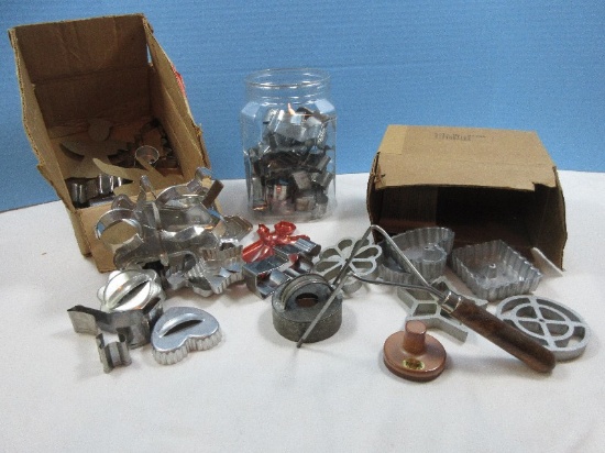 Lot Vintage & Other Cookie Cutters Gingerbread Man, Christmas, Animals, Hearts, Cookie Stamp