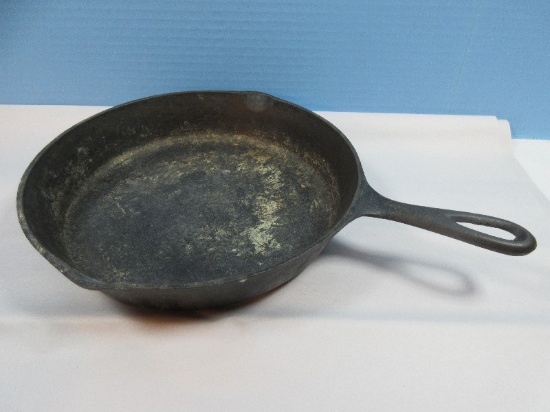 #7 Cast Iron Skillet 10" D Needs Seasoned