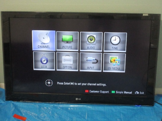 LG Flat Screen 47" TV LCD HDTV 1080P Model No. 47LD520-AU w/Remote