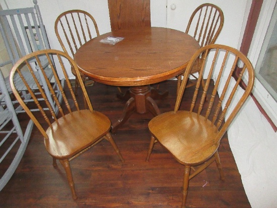 Oak Pedestal Traditional 41" Round Table w/Leaf & 4 Matching Windsor Style Spindle Arched