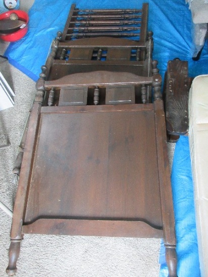 Vintage Baby Crib 4 Poster Crib w/Side Rail Vertical Spindles