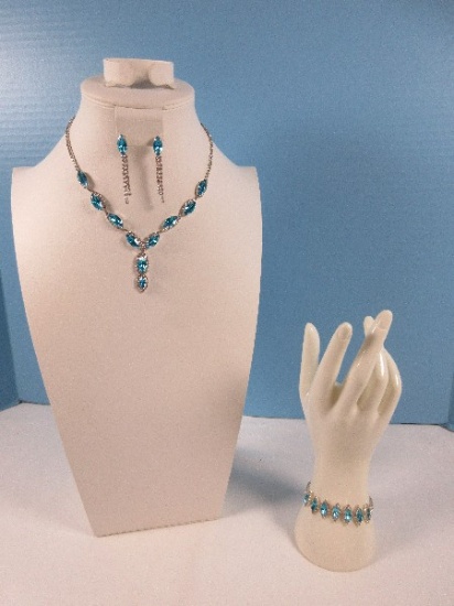 Yfjewe 4pc Bobby Dazzler Statement Jewelry Set Silver Tone Necklace Adorned w/Aqua Blue
