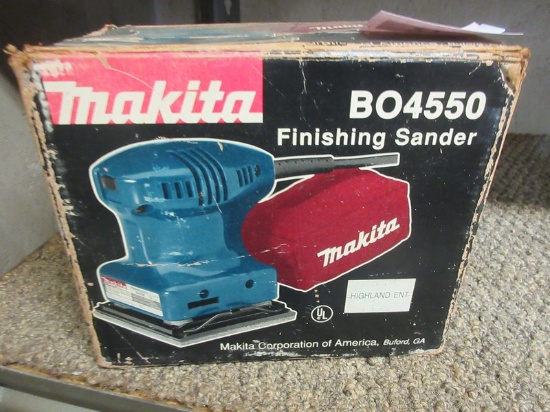Makita Finishing Sander Model B04550