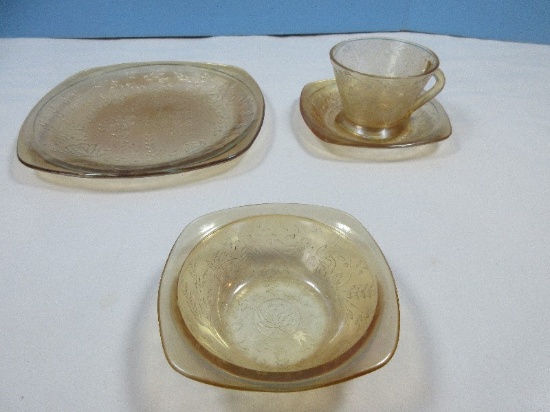 Jeannette Depression Glassware Foragold Pattern Iridescent Louisa 4pc Place Setting Cup, Saucer