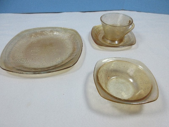 Jeannette Depression Glassware Foragold Pattern Iridescent Louisa 4pc Place Setting Cup, Saucer